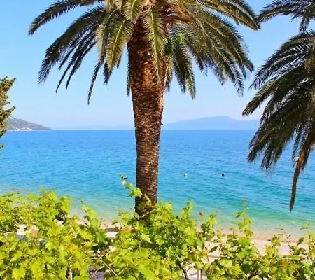 In With Seaview, Terrace, Air Condition, Wifi Appartement Brist