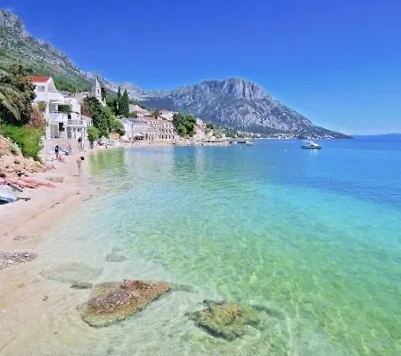 In With Seaview, Terrace, Air Condition, Wifi Appartement