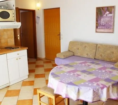 In With Seaview, Terrace, Air Condition, Wifi *