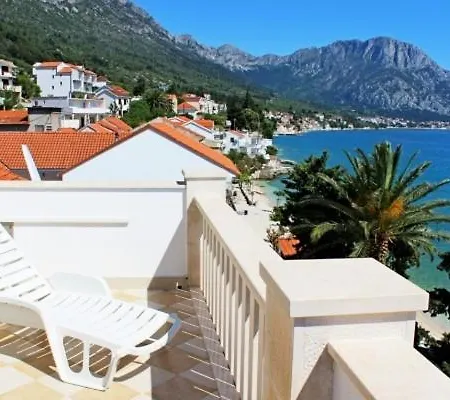 In With Seaview, Terrace, Air Condition, Wifi Brist
